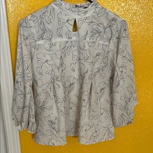 Chic White Floral Blouse for Women